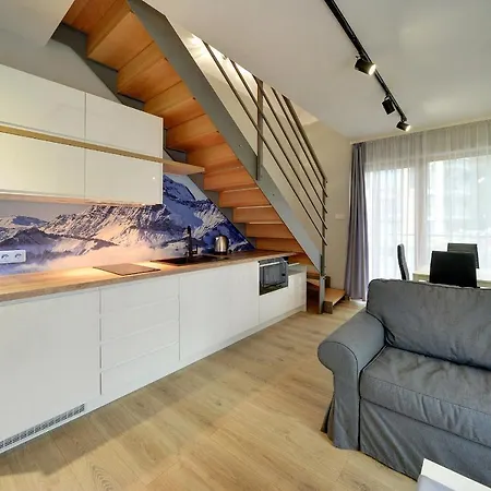 Subtelne I Stylowe Sun Seasons 24 W Karpaczu Z Umeblowanym Balkonem By Renters 아파트