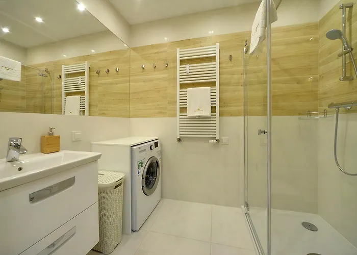 Subtelne I Stylowe Sun Seasons 24 W Karpaczu Z Umeblowanym Balkonem By Renters 아파트 카르파츠