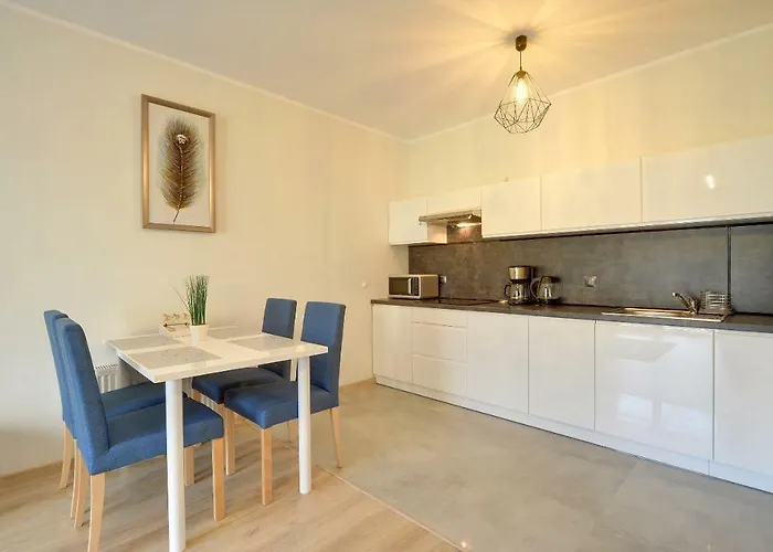 Subtelne I Stylowe Sun Seasons 24 W Karpaczu Z Umeblowanym Balkonem By Renters 아파트